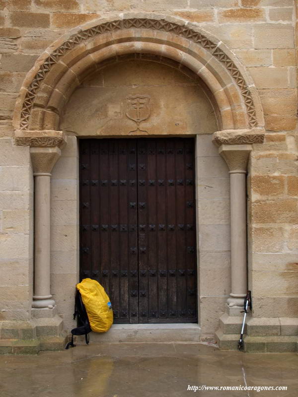 PUERTA, EXTERIOR